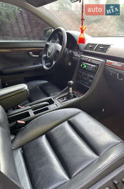 Седан Audi A4 2001 в 