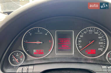 Седан Audi A4 2001 в 