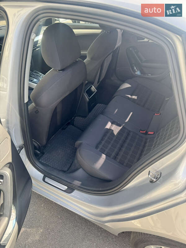 Седан Audi A4 2014 в Харкові