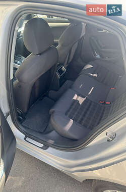 Седан Audi A4 2014 в 