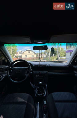 Седан Audi A4 1996 в 