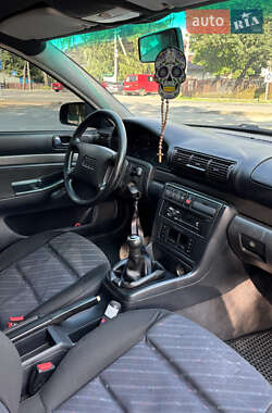 Седан Audi A4 1996 в 