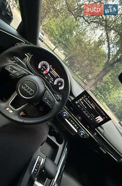 Седан Audi A4 2020 в 