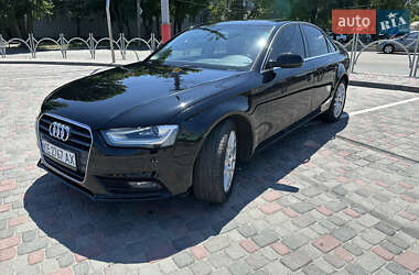 Седан Audi A4 2013 в 