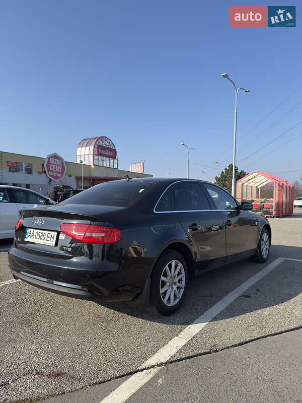 Седан Audi A4 2013 в Киеве