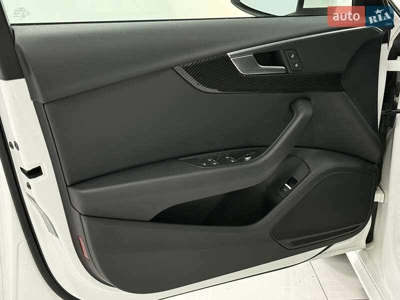 Седан Audi A4 2018 в Одессе