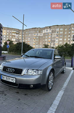 Седан Audi A4 2004 в 