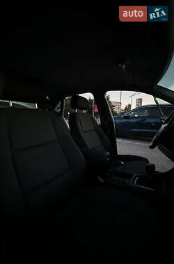 Седан Audi A4 2004 в 