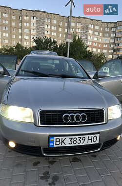Седан Audi A4 2004 в 