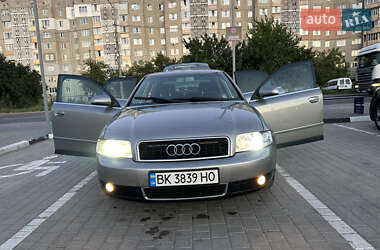 Седан Audi A4 2004 в 