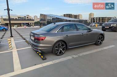 Седан Audi A4 2020 в 