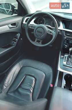 Седан Audi A4 2015 в 