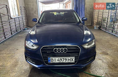 Седан Audi A4 2013 в Карловке