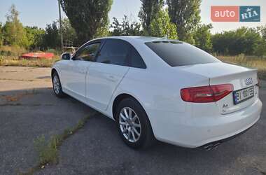 Седан Audi A4 2015 в 