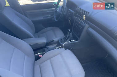 Седан Audi A4 1998 в 