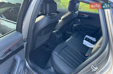 Седан Audi A4 2020 в 