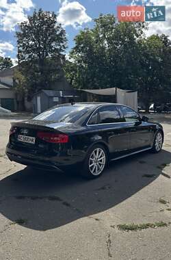 Седан Audi A4 2015 в 