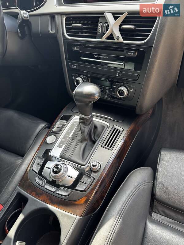 Седан Audi A4 2015 в Подольске
