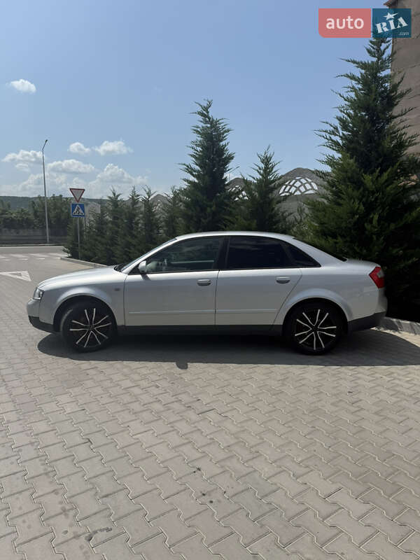 Седан Audi A4 2002 в Могилев-Подольске