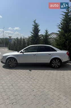 Седан Audi A4 2002 в 