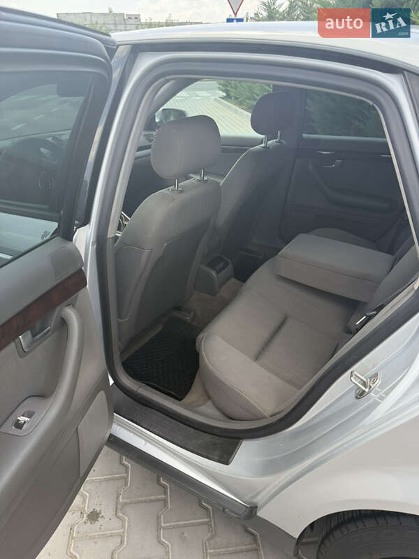 Седан Audi A4 2002 в Могилев-Подольске