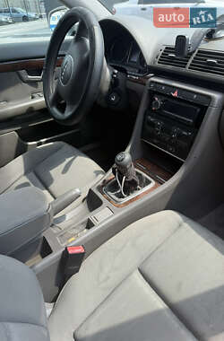 Седан Audi A4 2002 в 