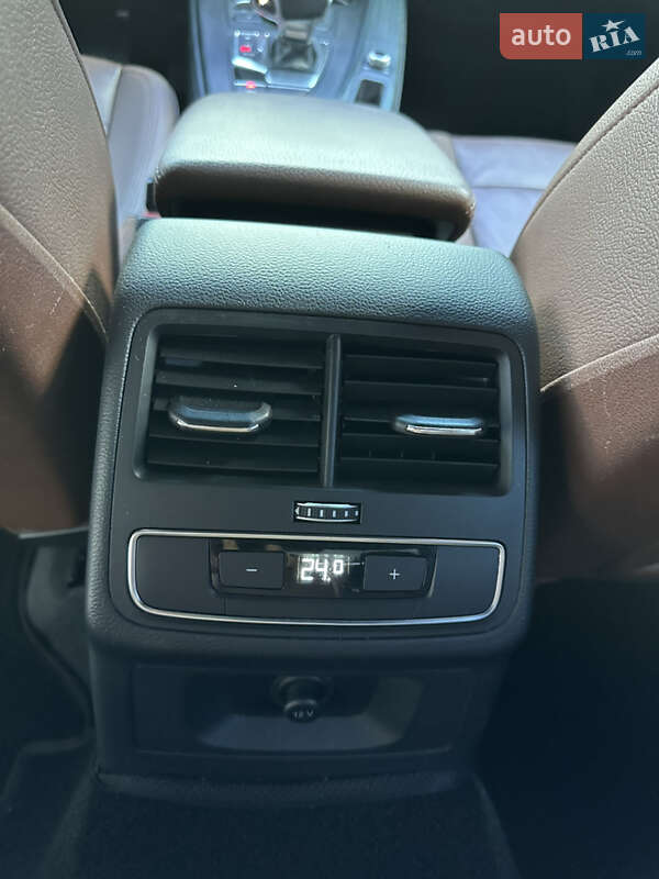 Седан Audi A4 2016 в Полтаве