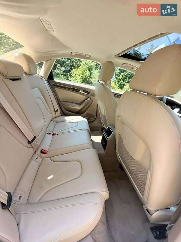 Седан Audi A4 2011 в Виннице