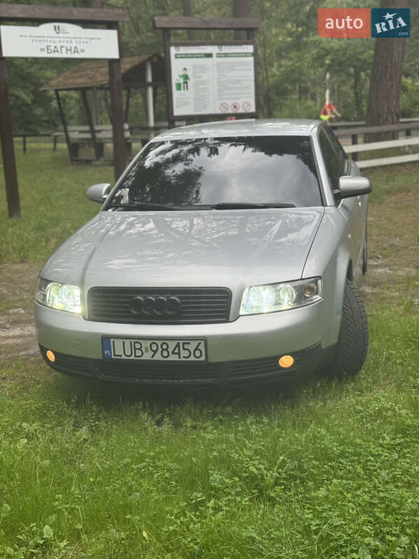 Седан Audi A4 2002 в Одессе