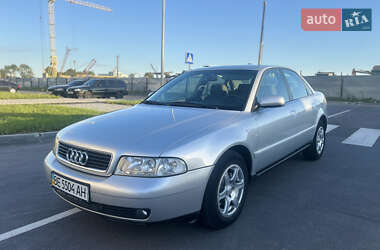 Седан Audi A4 2001 в 