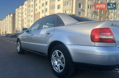 Седан Audi A4 2001 в 
