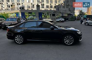Седан Audi A4 2018 в 