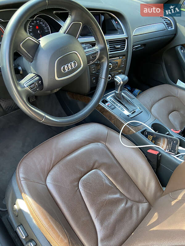 Седан Audi A4 2012 в Теребовле