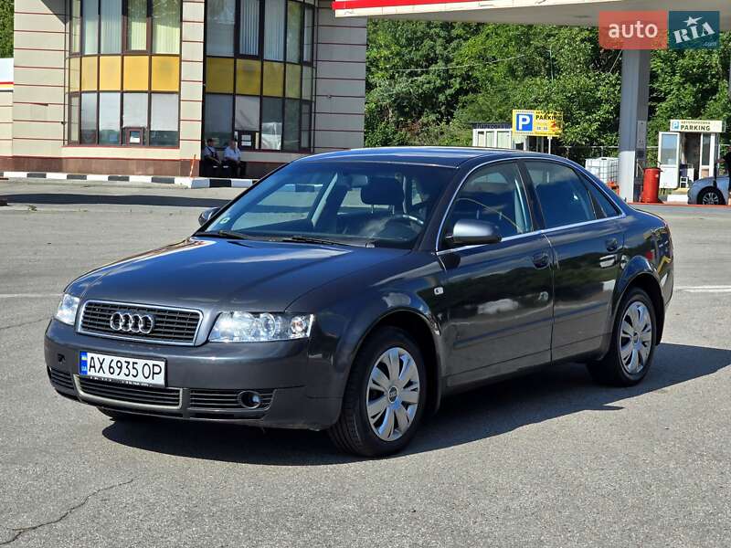 Седан Audi A4 2001 в 