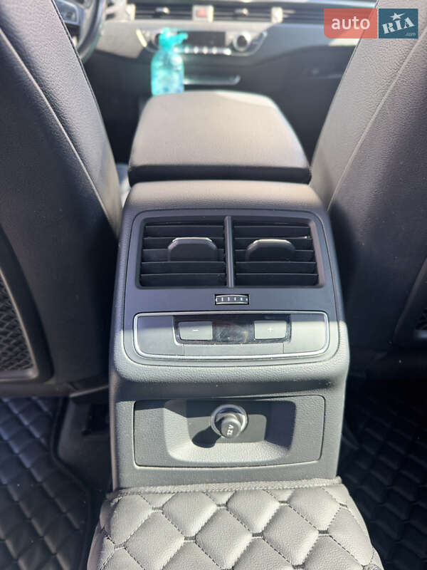 Седан Audi A4 2017 в Одессе