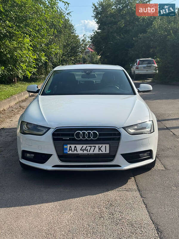 Седан Audi A4 2014 в Киеве