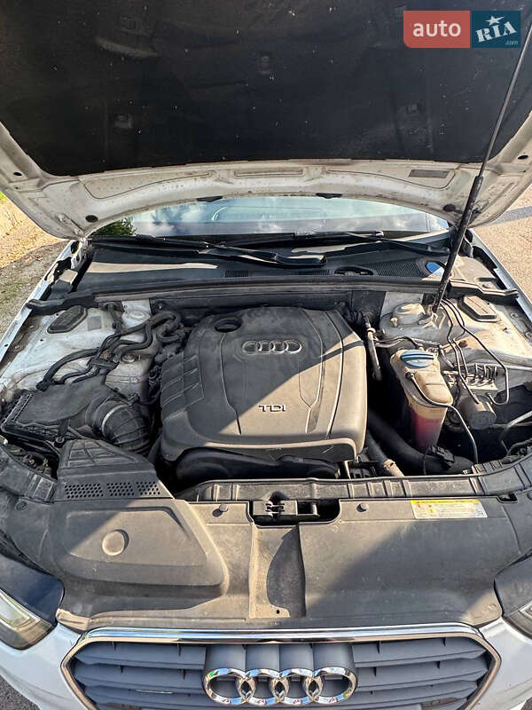 Седан Audi A4 2014 в Киеве