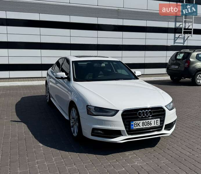 Седан Audi A4 2014 в Ровно