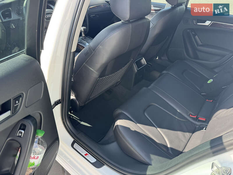 Седан Audi A4 2014 в Ровно