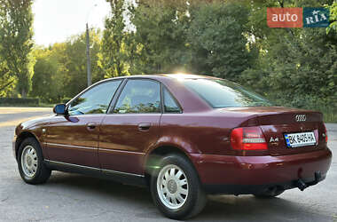 Седан Audi A4 1999 в 