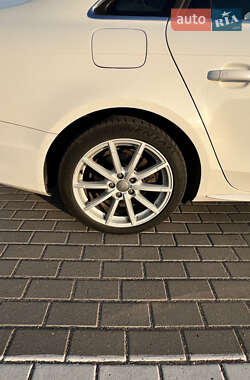 Седан Audi A4 2014 в 