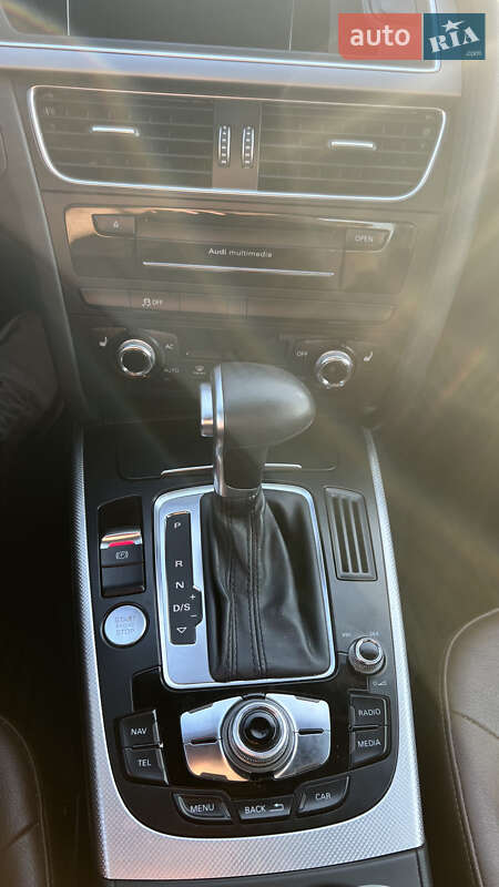 Седан Audi A4 2014 в Нововолынске