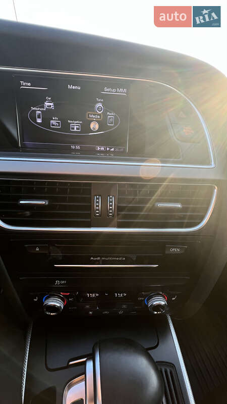 Седан Audi A4 2014 в Нововолынске