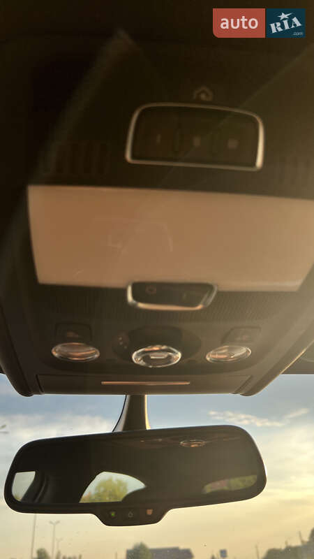 Седан Audi A4 2014 в Нововолынске