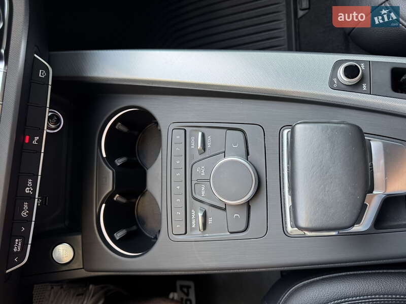 Седан Audi A4 2018 в Ивано-Франковске