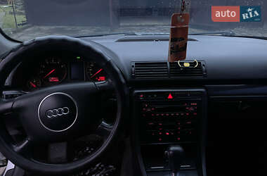 Седан Audi A4 2004 в 