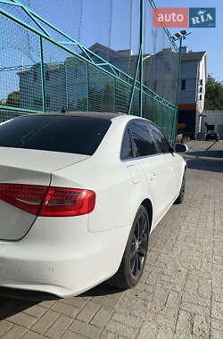 Седан Audi A4 2012 в 