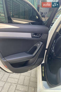 Седан Audi A4 2012 в 