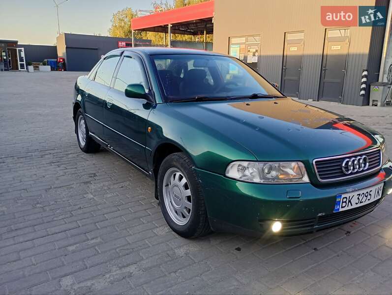 Седан Audi A4 1999 в Ровно