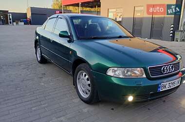 Седан Audi A4 1999 в 